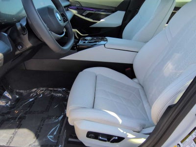 2025 BMW i5 xDrive40 xDrive40