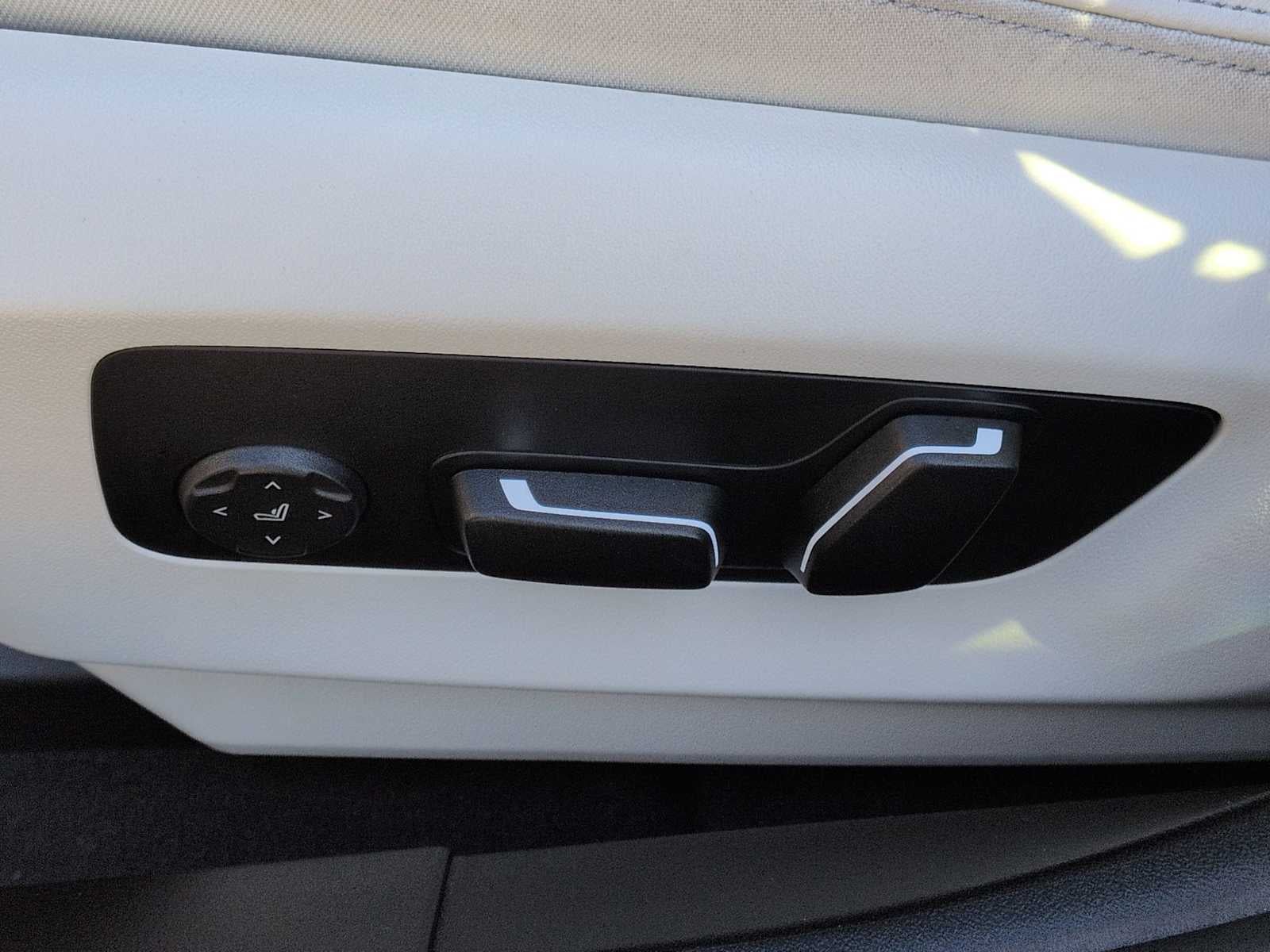 2025 BMW i5 xDrive40 xDrive40