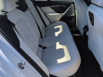 2025 BMW i5 xDrive40 xDrive40