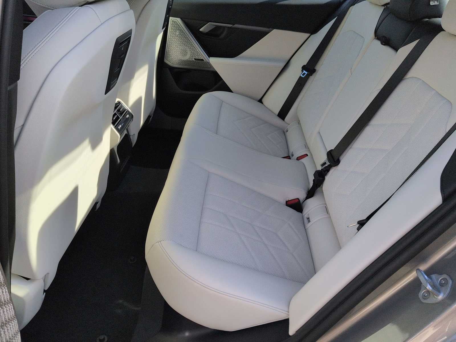 2026 BMW i5 xDrive40