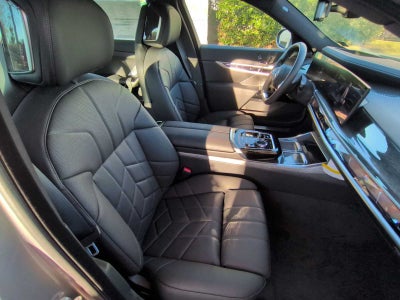 2025 BMW i7 eDrive50