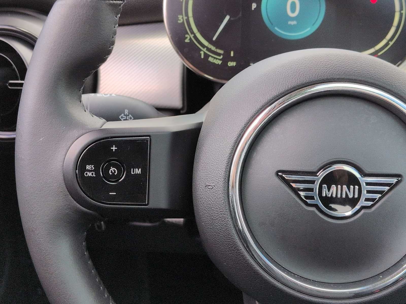 MINI HARDTOP 2 PUERTAS SIGNATURE 2022