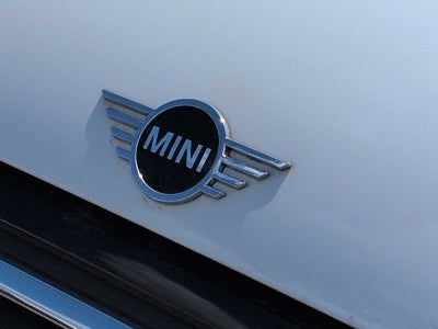 MINI Cooper de 4 puertas con techo rígido 2024
