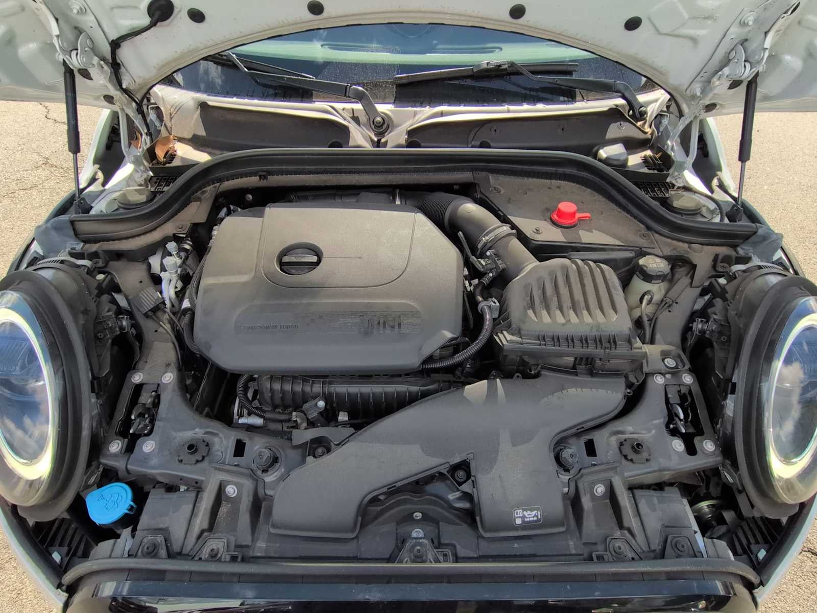 MINI Cooper de 4 puertas con techo rígido 2024