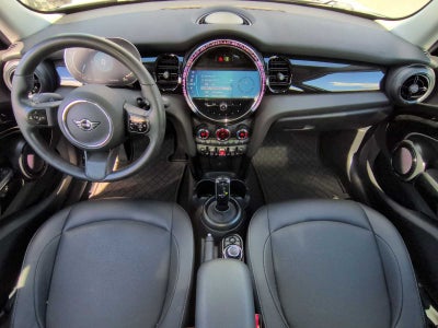 MINI Cooper de 4 puertas con techo rígido 2024