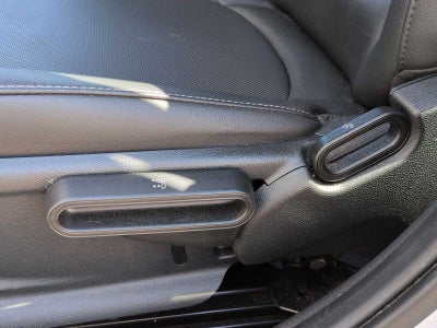 MINI Cooper de 4 puertas con techo rígido 2024