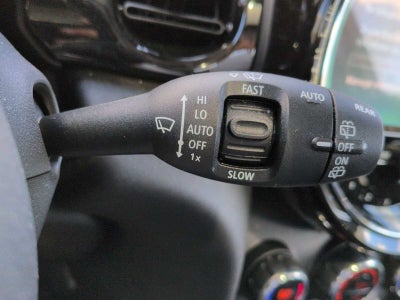 MINI Cooper de 4 puertas con techo rígido 2024