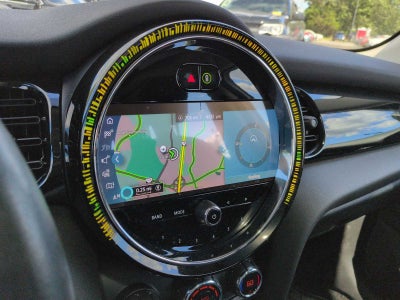 MINI Cooper de 4 puertas con techo rígido 2024