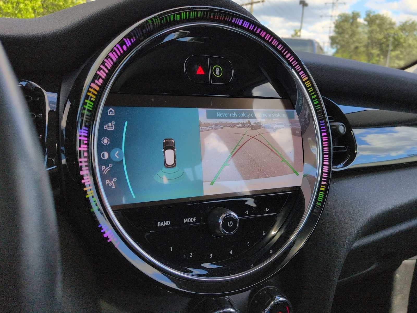 MINI Cooper de 4 puertas con techo rígido 2024
