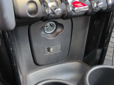 MINI Cooper de 4 puertas con techo rígido 2024
