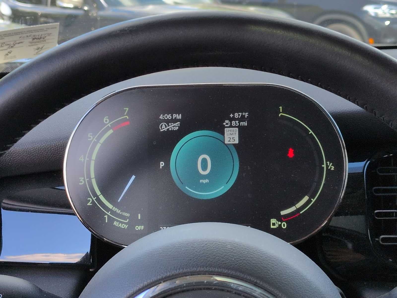 MINI Cooper de 4 puertas con techo rígido 2024