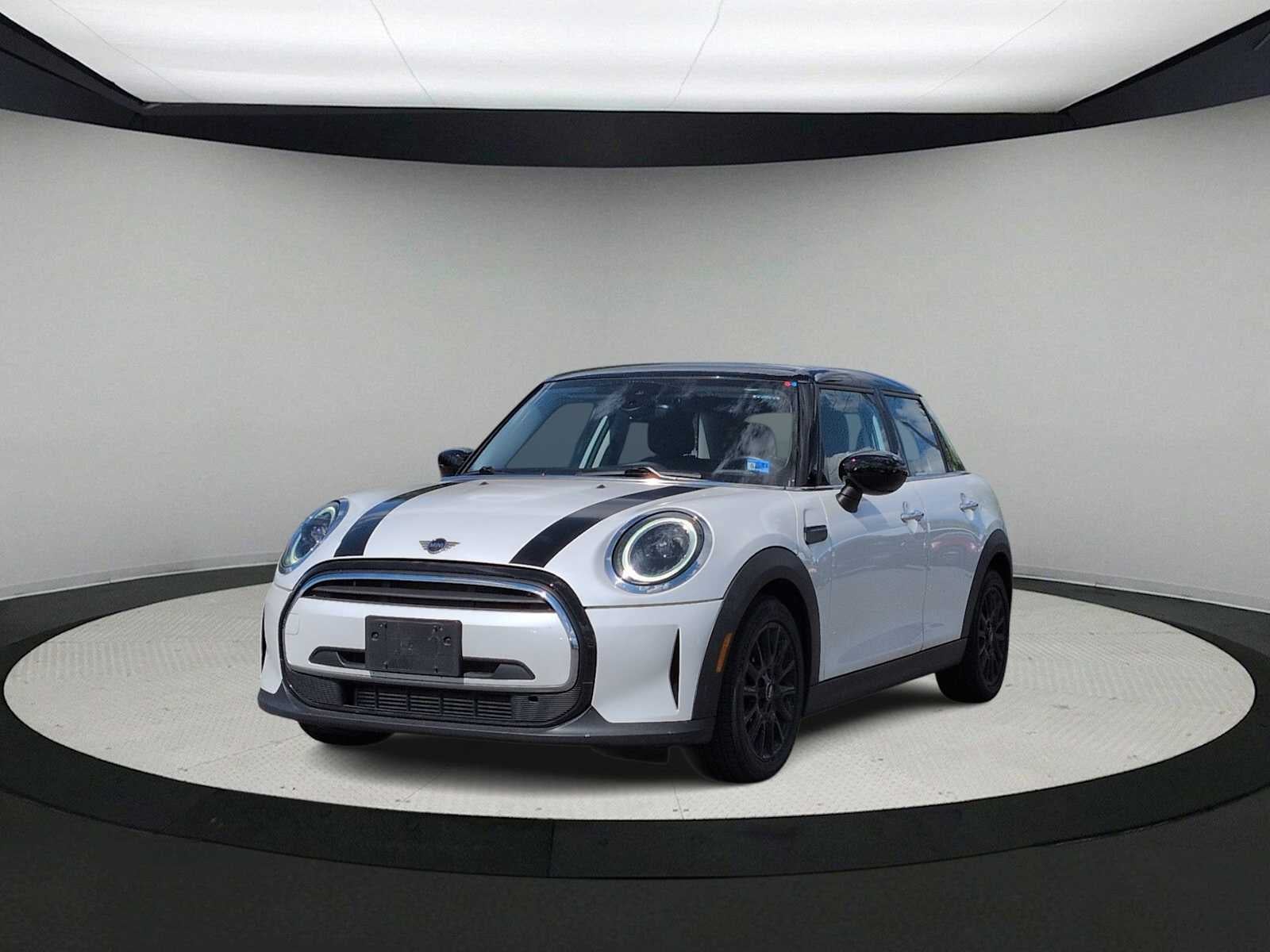 MINI Cooper de 4 puertas con techo rígido 2024