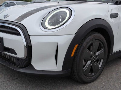 MINI Cooper de 4 puertas con techo rígido 2024