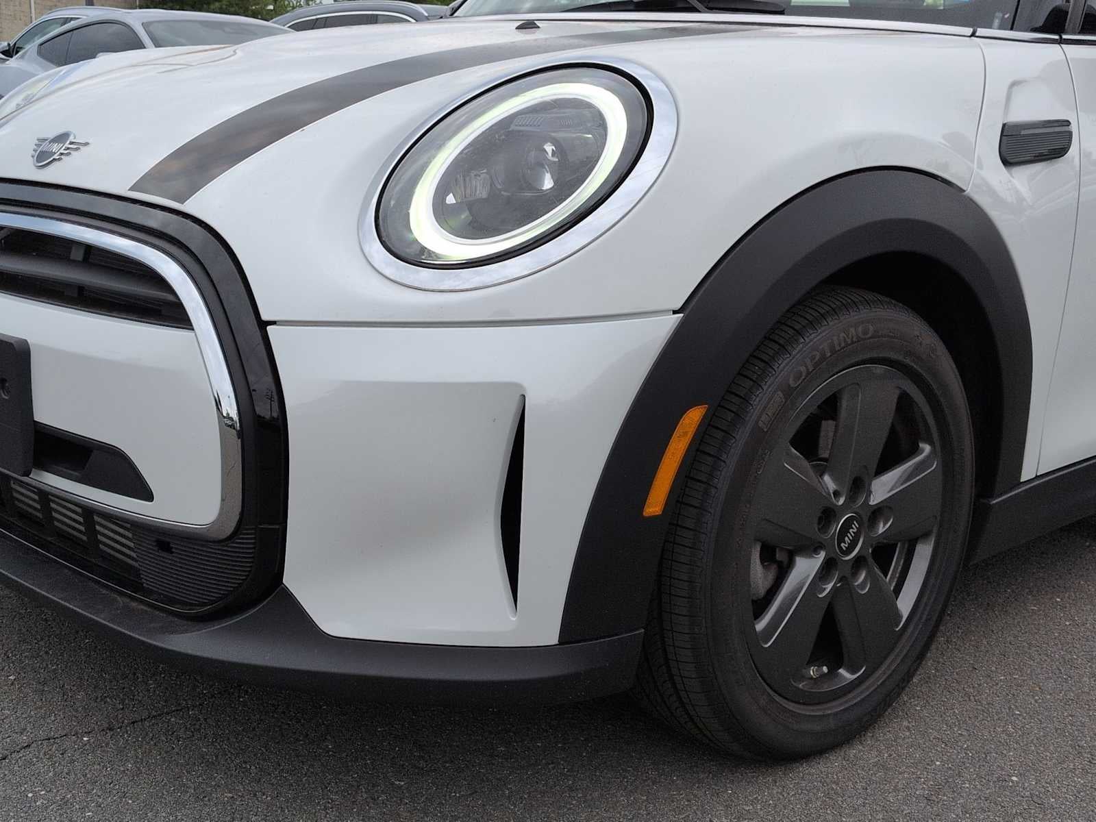 MINI Cooper de 4 puertas con techo rígido 2024