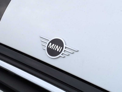 MINI Cooper de 4 puertas con techo rígido 2024