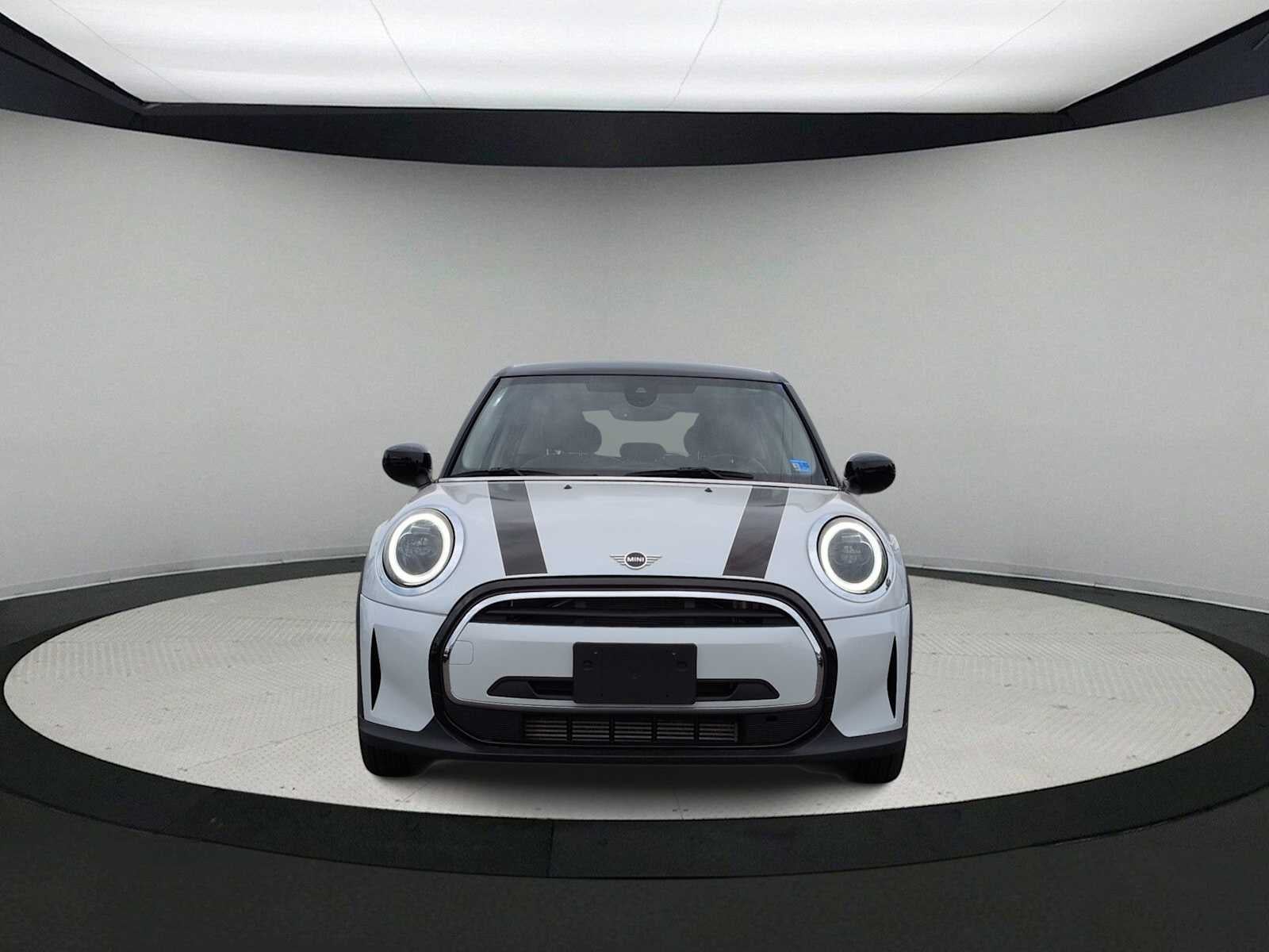 MINI Cooper de 4 puertas con techo rígido 2024