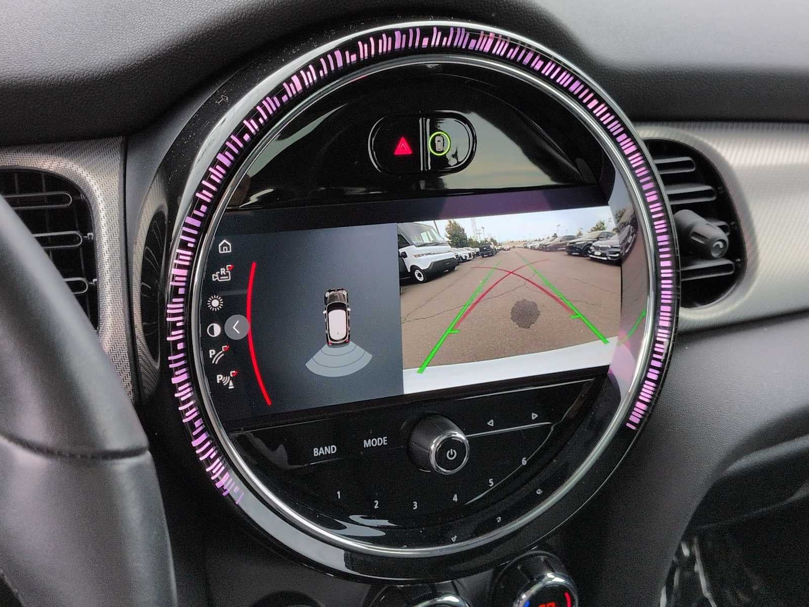 MINI Cooper de 4 puertas con techo rígido 2024