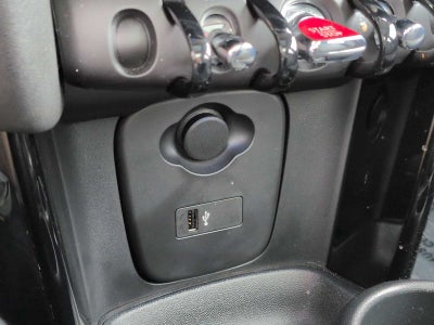 MINI Cooper de 4 puertas con techo rígido 2024