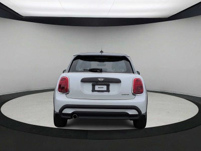 MINI Cooper de 4 puertas con techo rígido 2024