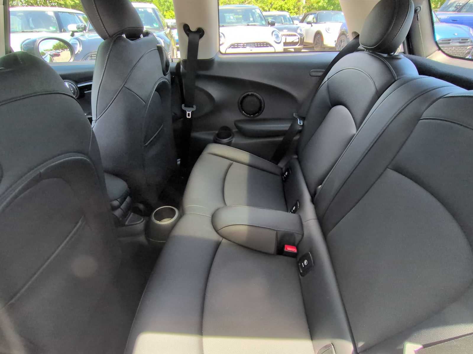 MINI Cooper S de 2 puertas con techo rígido, 2024