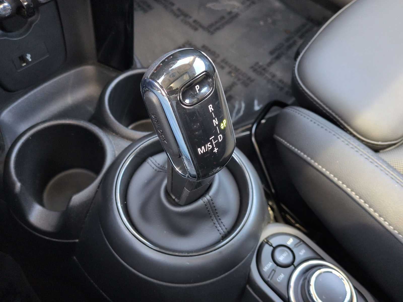 MINI Cooper S de 2 puertas con techo rígido, 2024