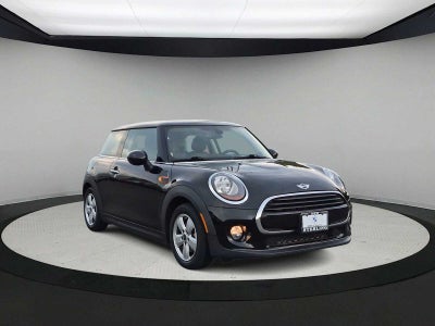 MINI Cooper de 2 puertas con techo rígido de 2018