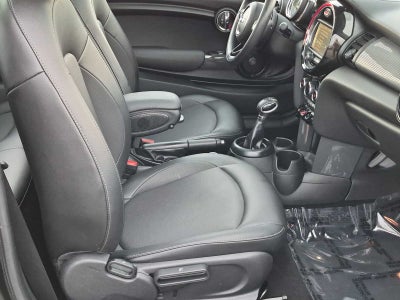 MINI Cooper de 2 puertas con techo rígido de 2018