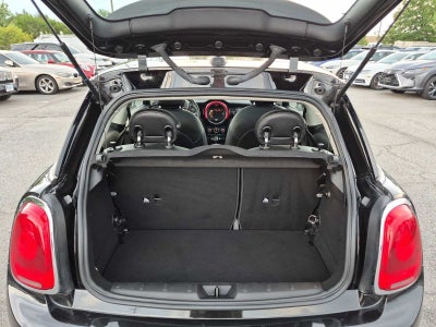 MINI Cooper de 2 puertas con techo rígido de 2018