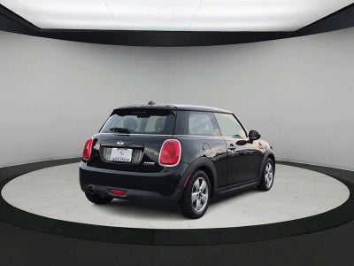 MINI Cooper de 2 puertas con techo rígido de 2018