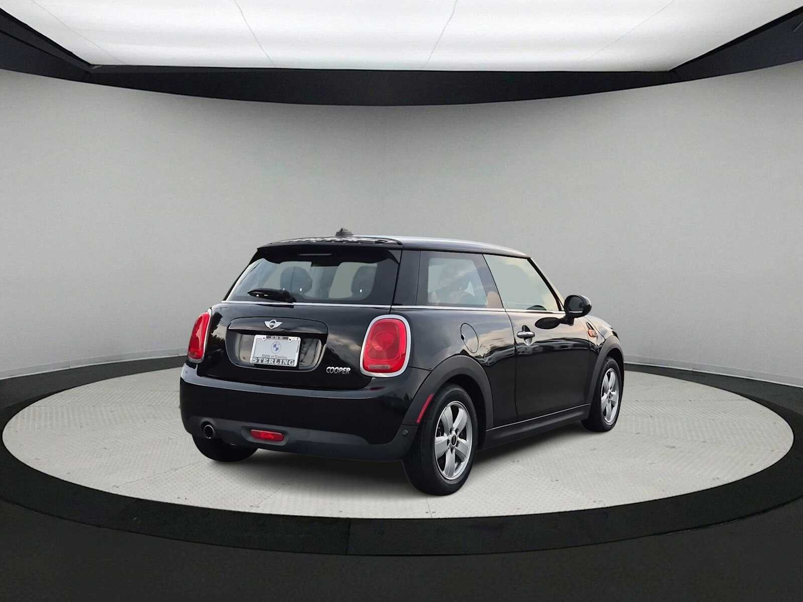 MINI Cooper de 2 puertas con techo rígido de 2018