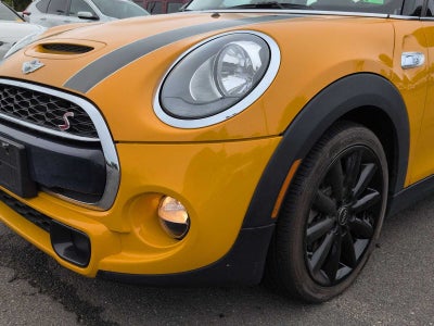 MINI Cooper S de 4 puertas con techo rígido de 2017