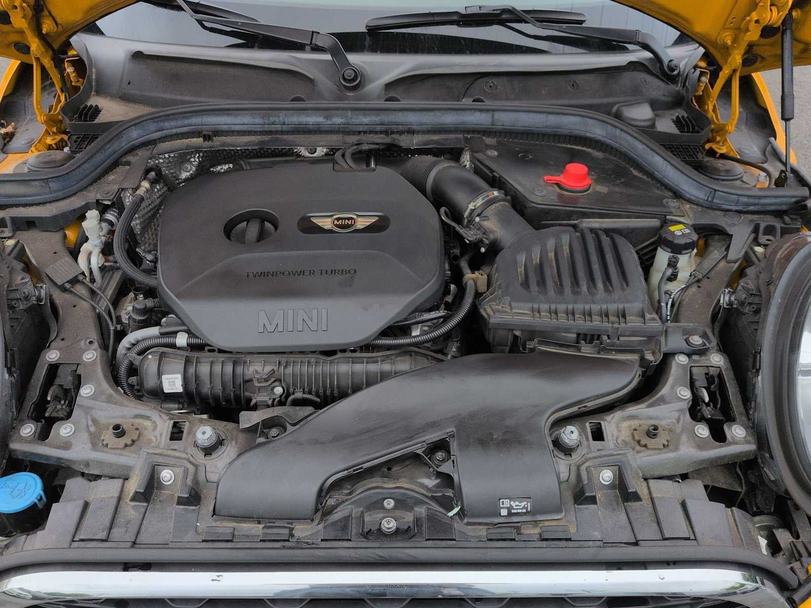 MINI Cooper S de 4 puertas con techo rígido de 2017