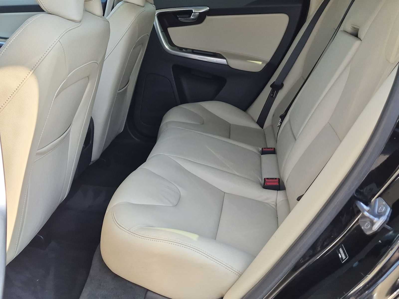 2016 Volvo XC60 T5 Premier
