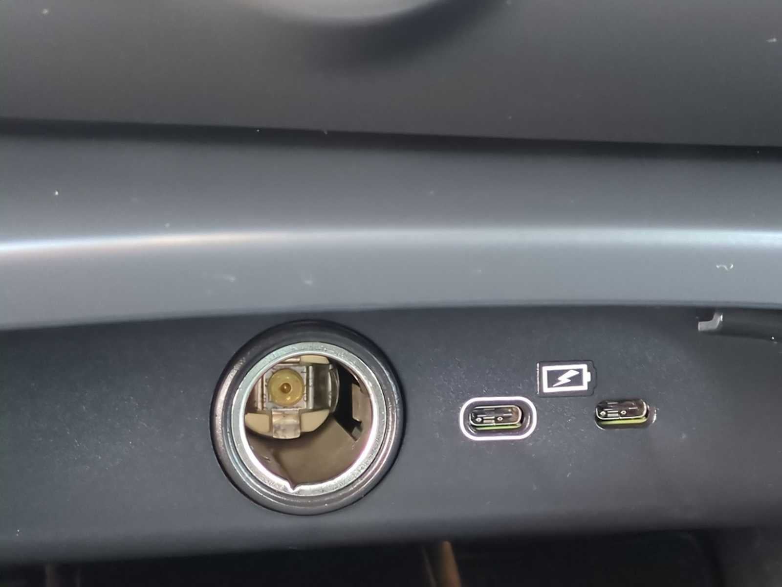 Volvo XC40 Recharge P8 eAWD Pure Electric 2021