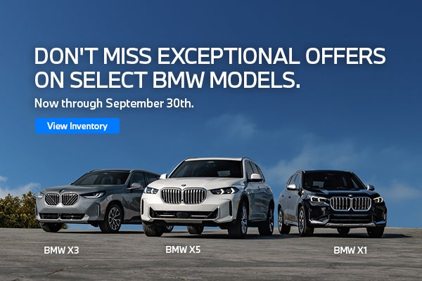 BMW X3, X5 y X1 aparcados en la calle